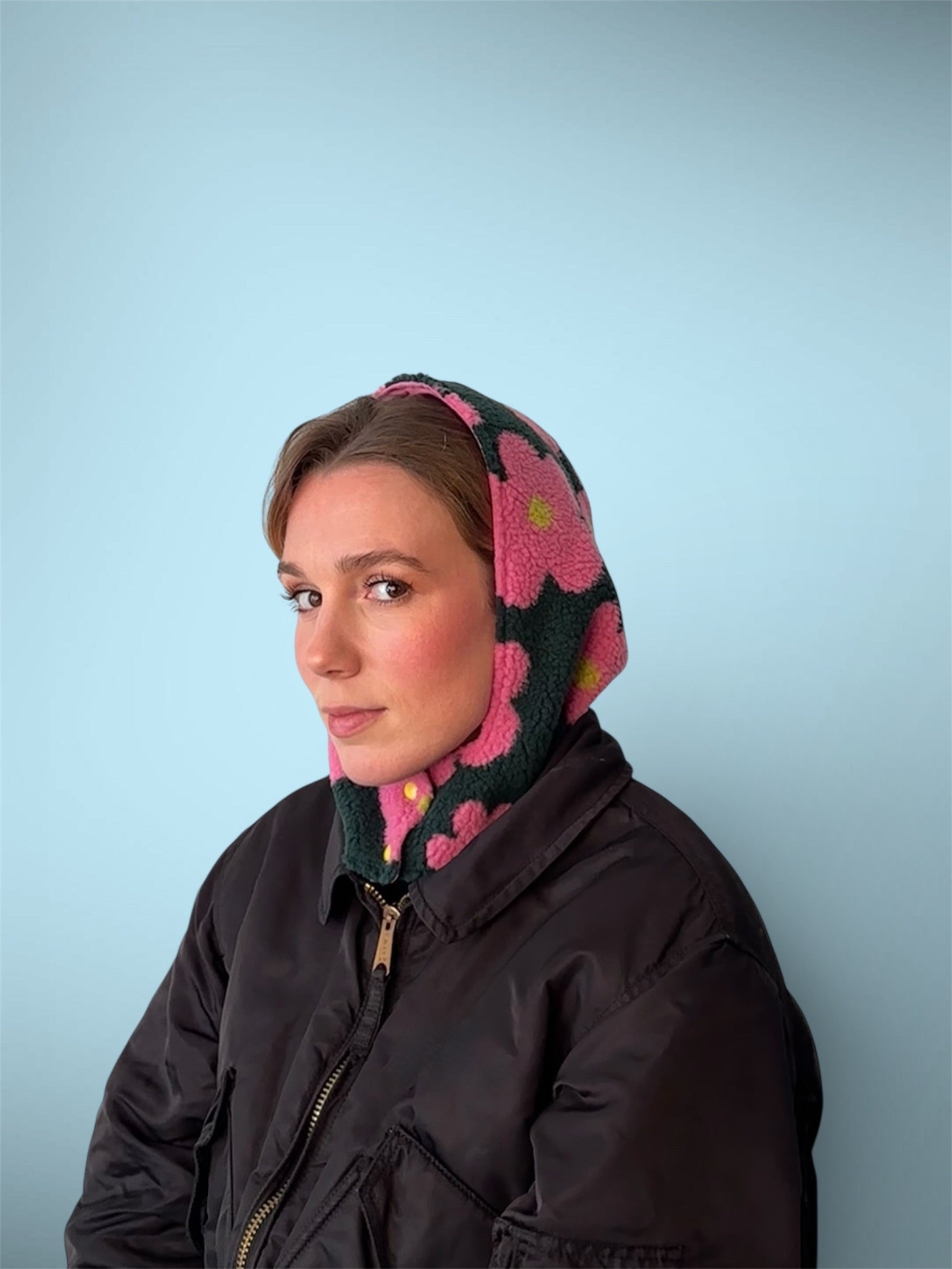 Capuche fleurie rose/rose