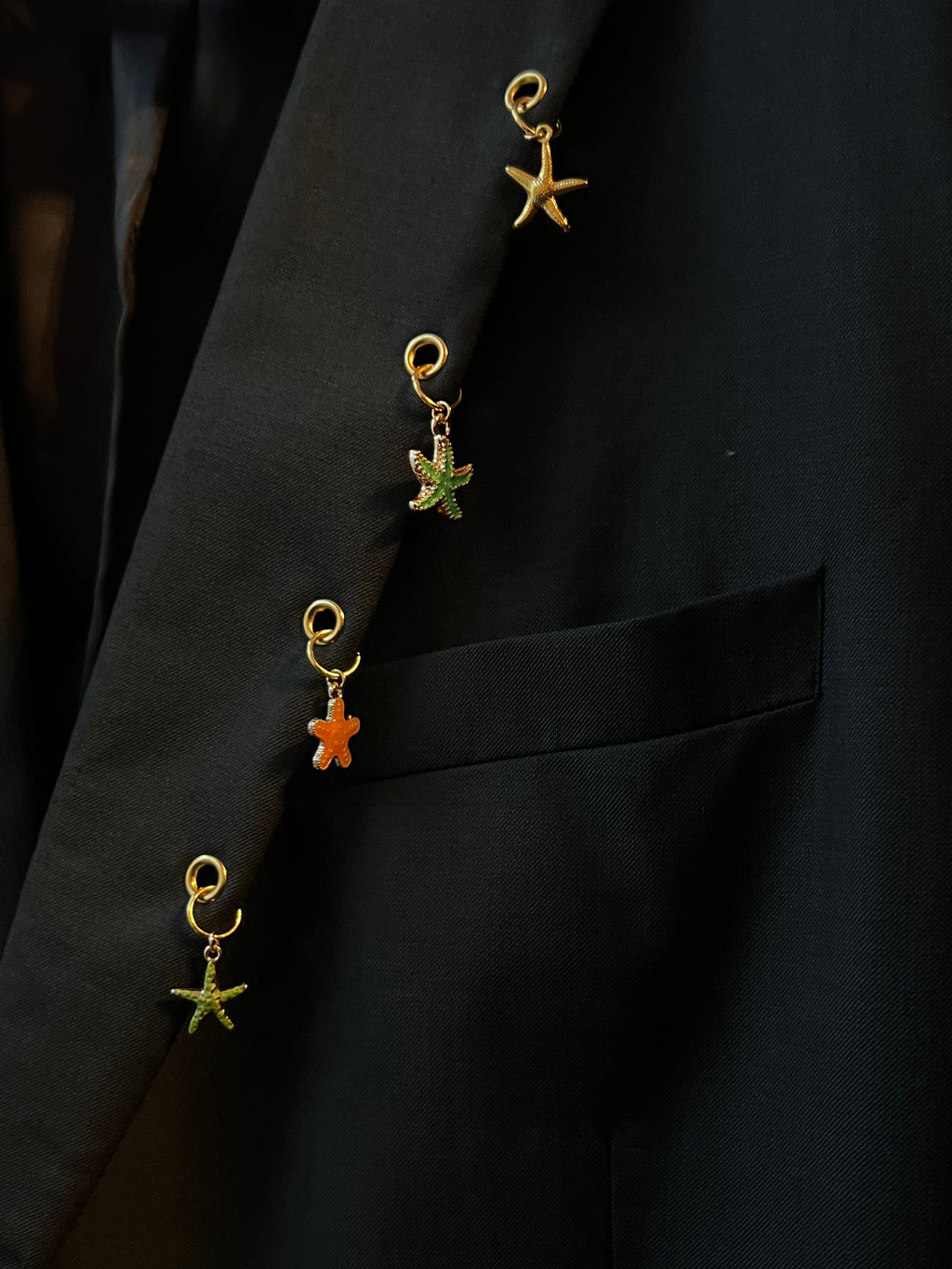 Blazer, bijoux sur col
