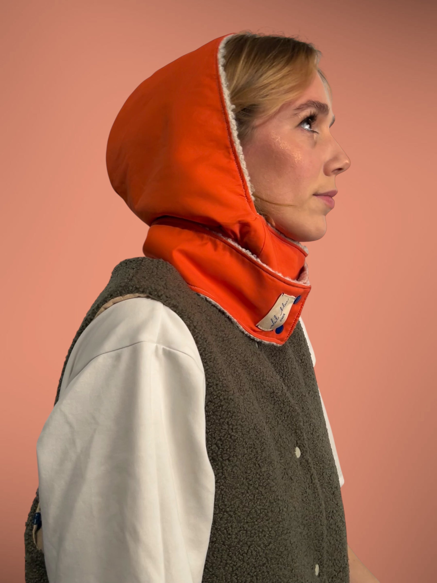 capuche moumoute écrue/orange