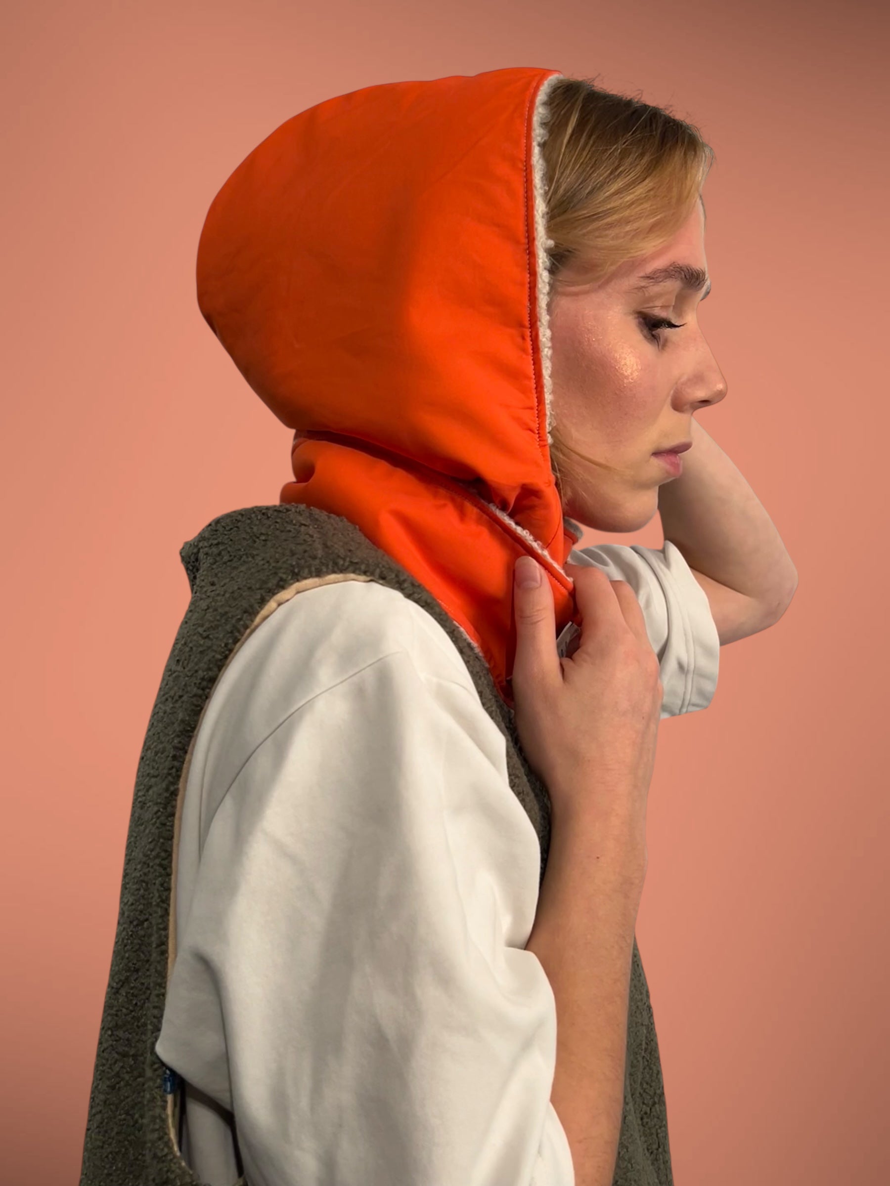 capuche moumoute écrue/orange