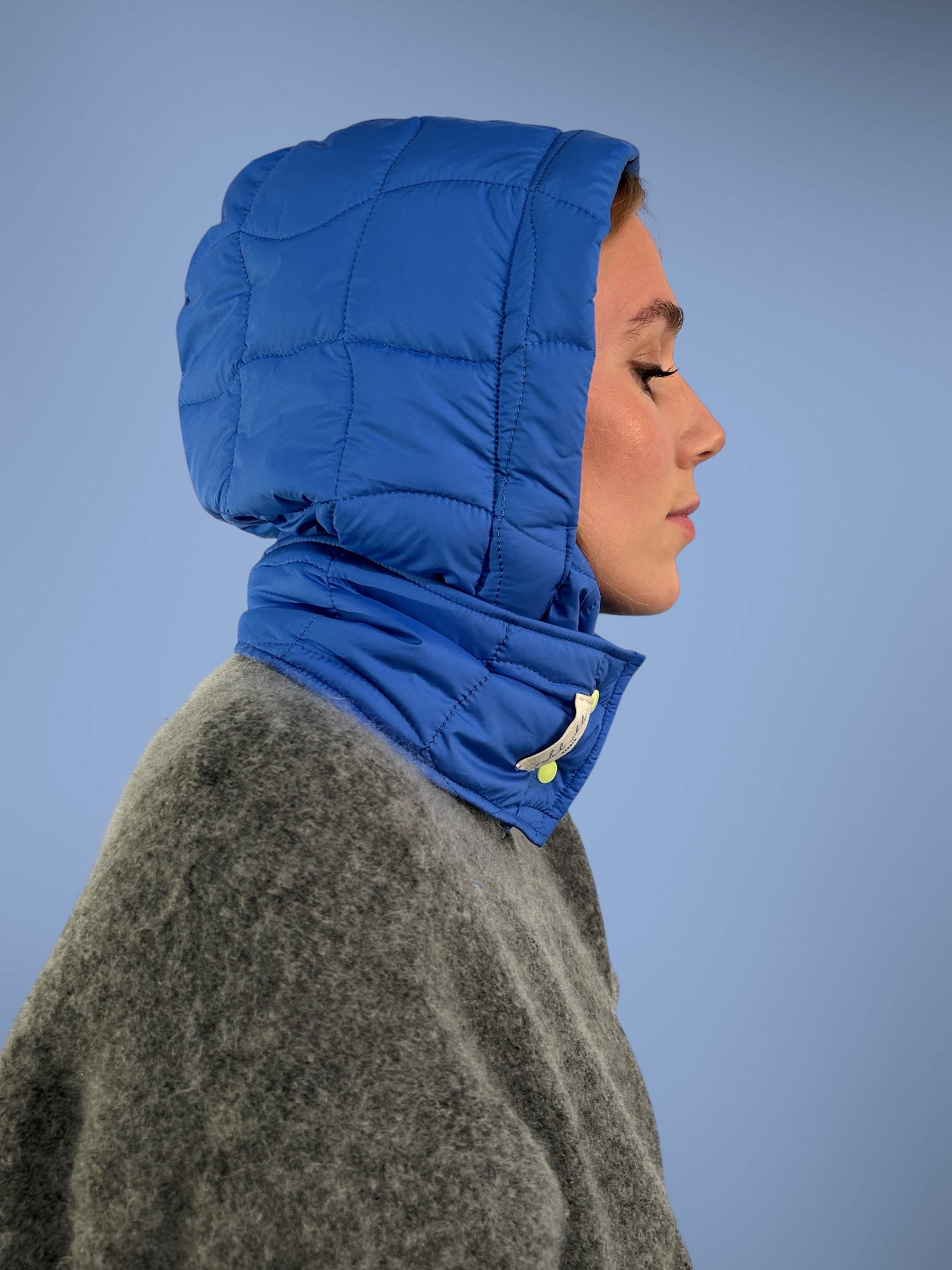 capuche matelassé bleue roi