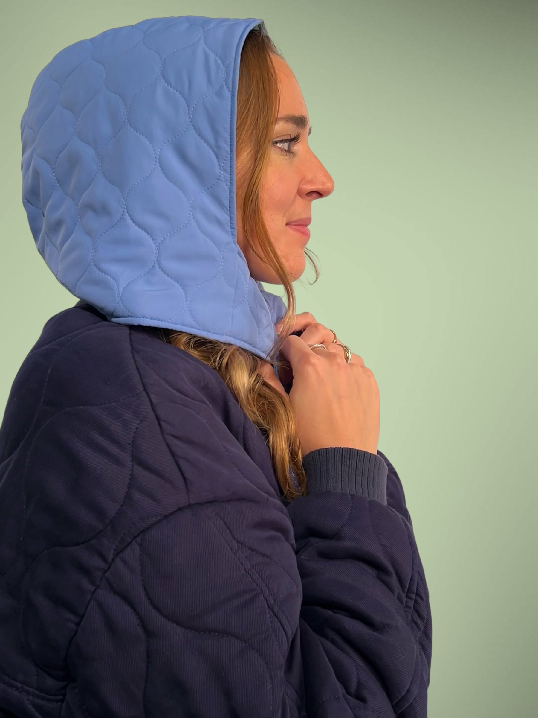 capuche matelassé bleu ciel / rayures